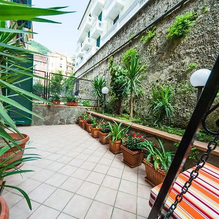 Divina Costa Salerno Exterior foto